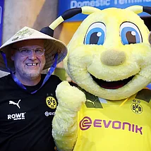Bei der Asienreise mit BVB Torwartlegende Roman Weidenfeller Roman Weidenfeller