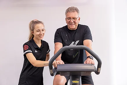 Cardiotraining auf den Fahrradergometern ist ein Ausdauergerät.. Hier kann mit Hilfe einer Herzfrequenzmessung die Ausdauerleistungsfähigkeit trainiert werden. Cardiotraining Fahrradergometer